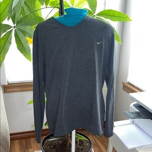 Nike Men's Gray Long Sleeve Shirt